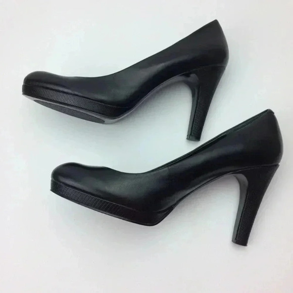 Bandolino Black Galleigh Classic platform 9 1/2M - Picture 4 of 8